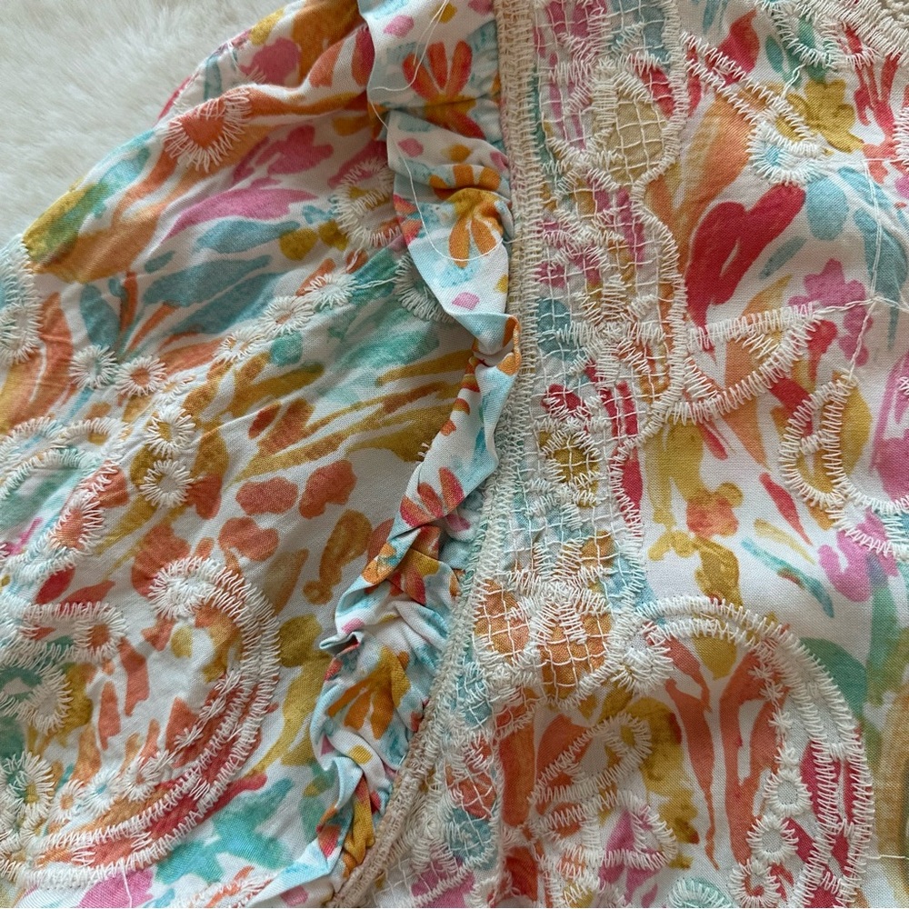 Democracy | NWOT - Woven Print Top w/ Crochet Border - Size XL - Picture 11 of 15